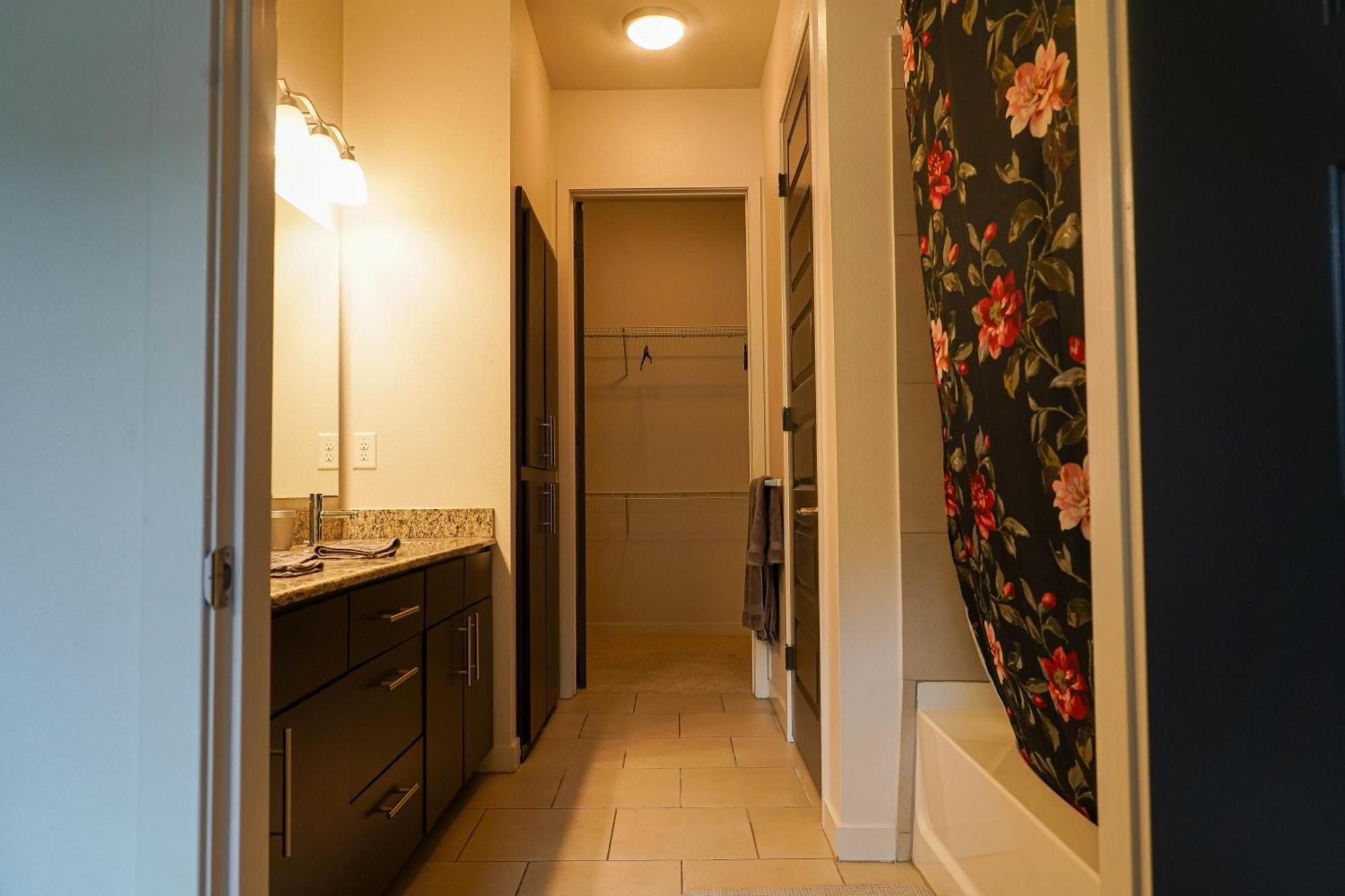 Luxury Designed 2 Bedrooms Part Hotel In Woodland Hills Ca Los Angeles Exterior photo